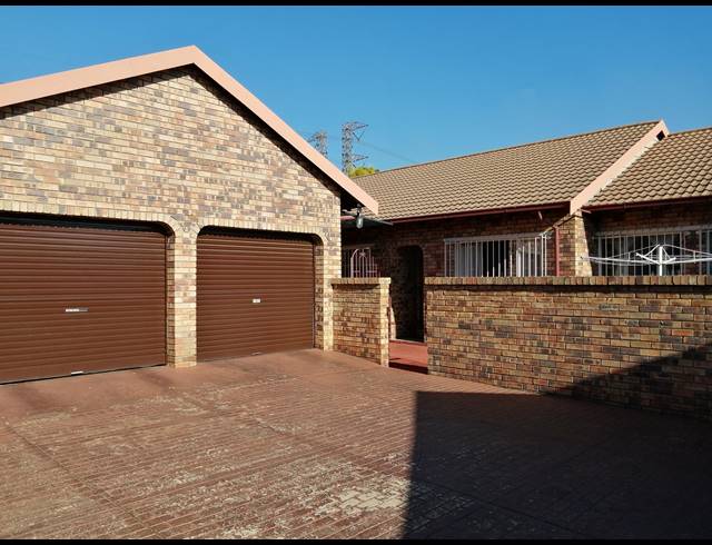 3 BEDROOM FREESTANDING RENTED IN RANDHART